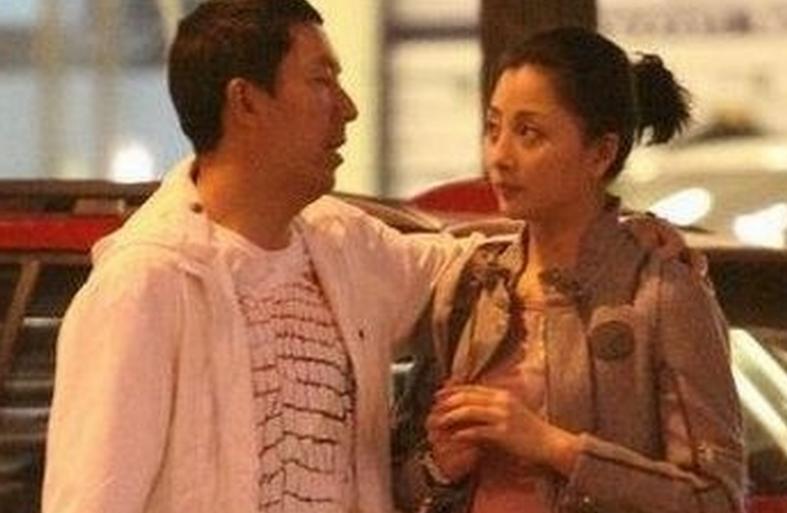 事实证明，46岁离开富豪找素人男友的殷桃，也开始走“下坡路”了