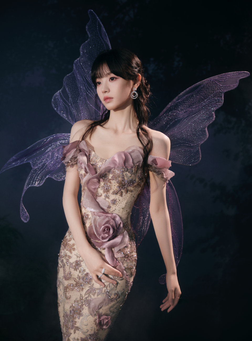 田曦薇品牌代言写真，美的像个精灵