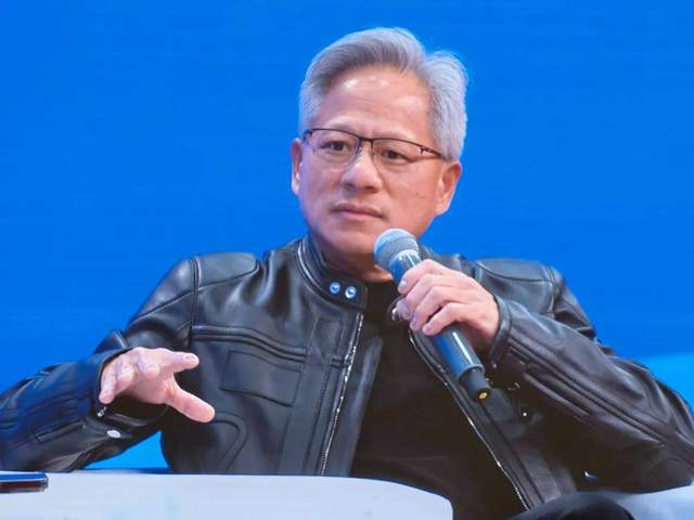 黃仁勛來中國，為何一個勁的夸華為、夸小米？目的何在？