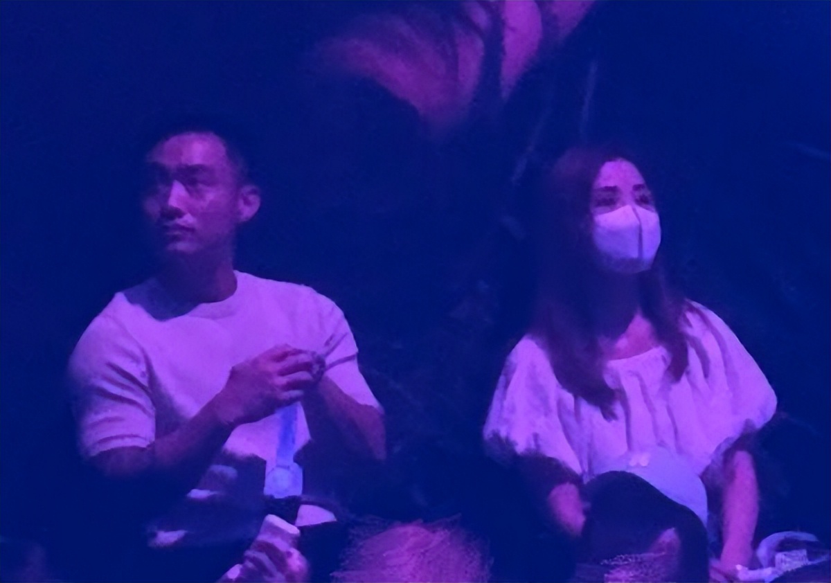 曝43岁阿Sa又与男友同居!男方搬进她上亿豪宅,提前试婚好事将近