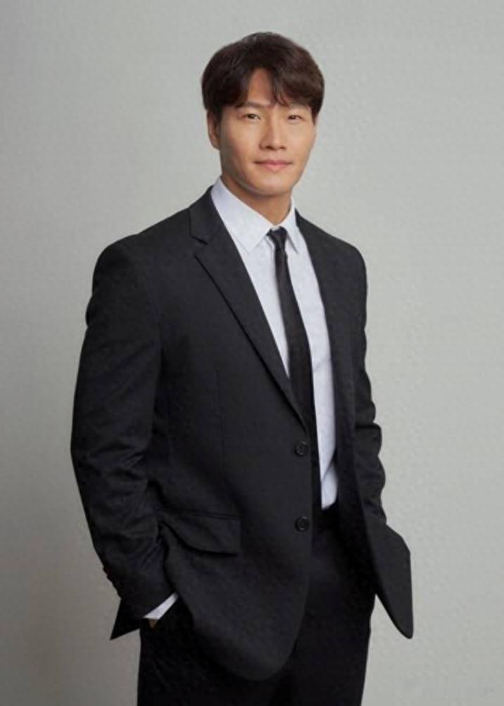 金钟国婚礼今日举行，从宣布到结婚仅半个月，全网狂扒新娘身份