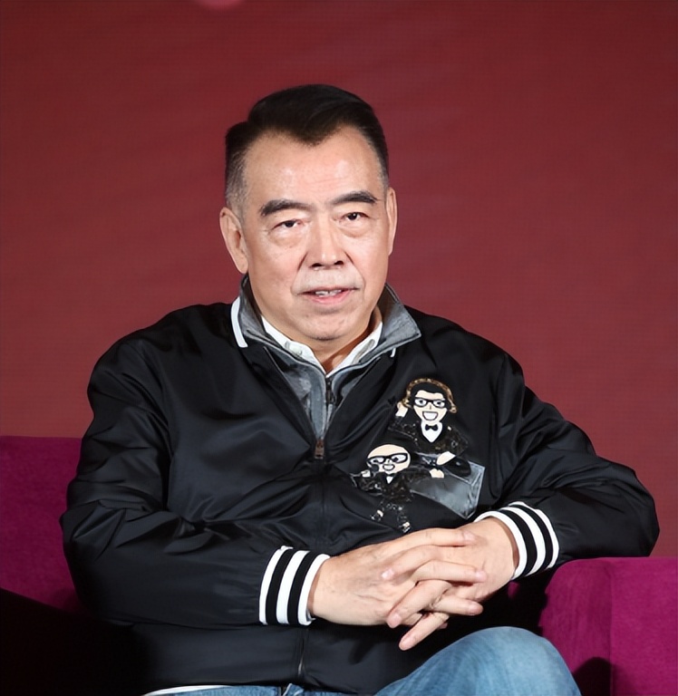 人民日报点名，陈凯歌再破天花板，让张艺谋和整个娱乐圈沉默了