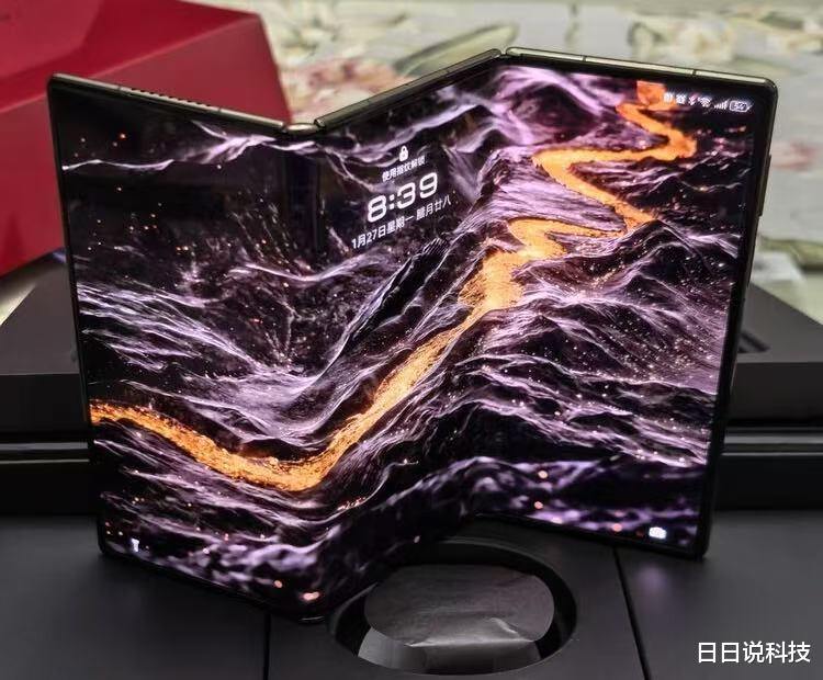 華為“讓利”消費者，16GB+1TB突降3700元，三折疊屏旗艦售價更親民了