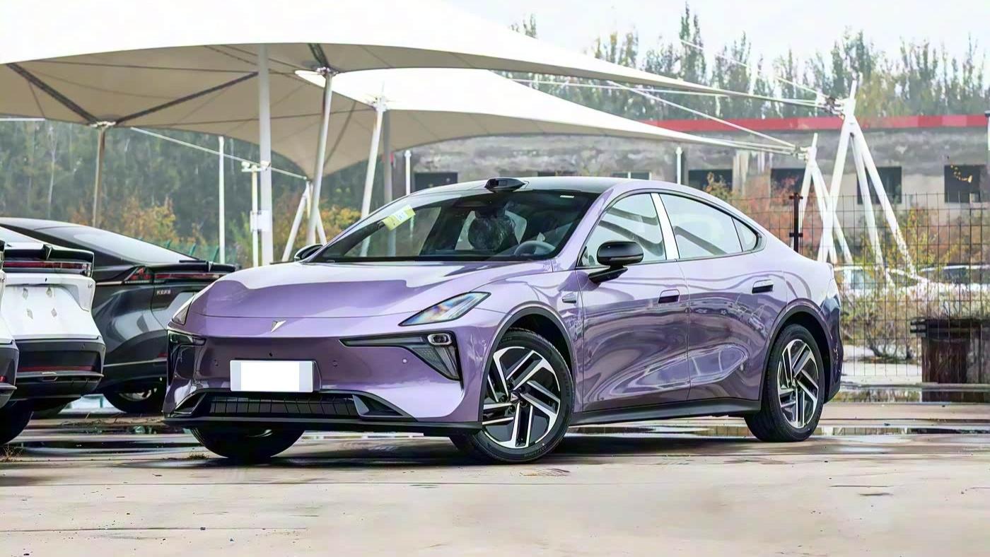 全新纯电中型轿跑上市！13.49万起，配激光雷达+第四代磁流变悬架