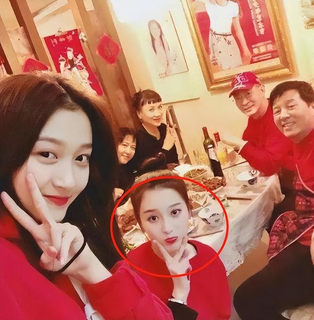 六小龄童愁嫁35岁女儿,看到真容后,男网友们惊呼:这谁敢娶?