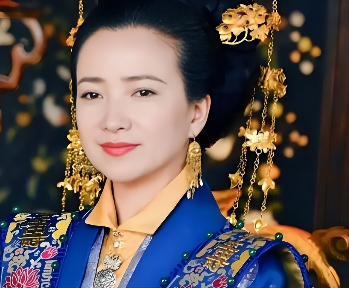 何晴病逝1天后，才发现独子名字取得暗藏深意，字字都有来头