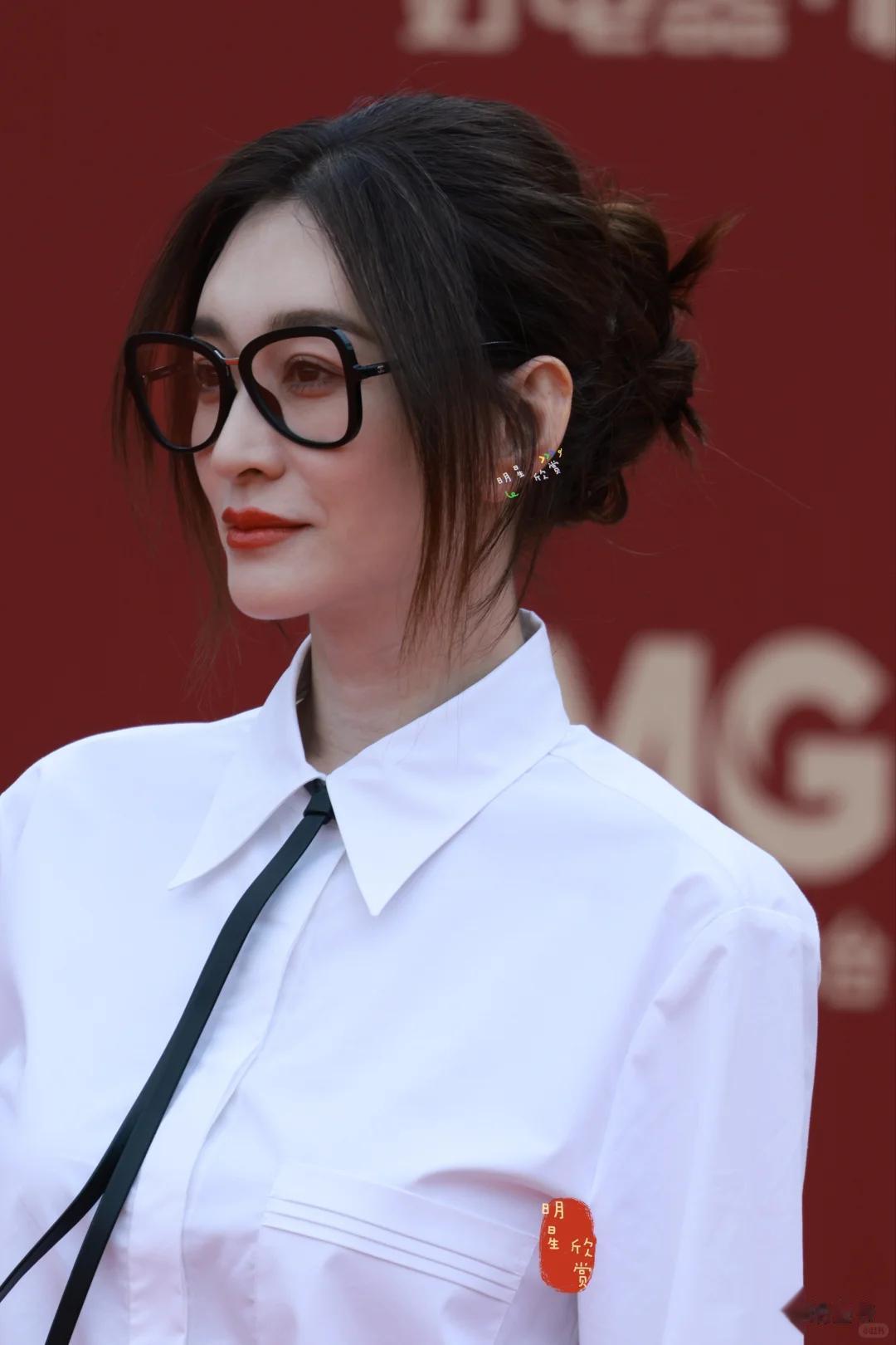 珠海红毯太真实！孙俪脸垮皱纹多，邢菲假发包好土，高圆圆真老了