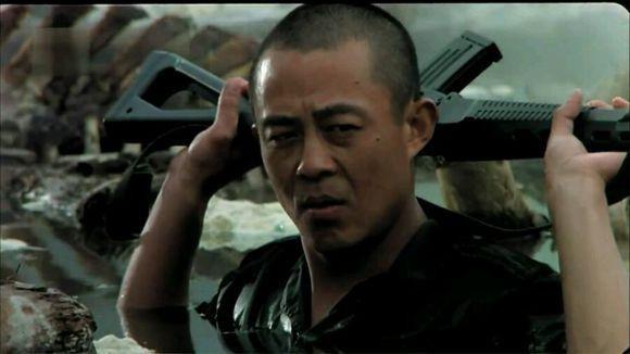 侯勇二婚前妻现状：只字不提前夫，和女儿相依为命，47岁还像少女