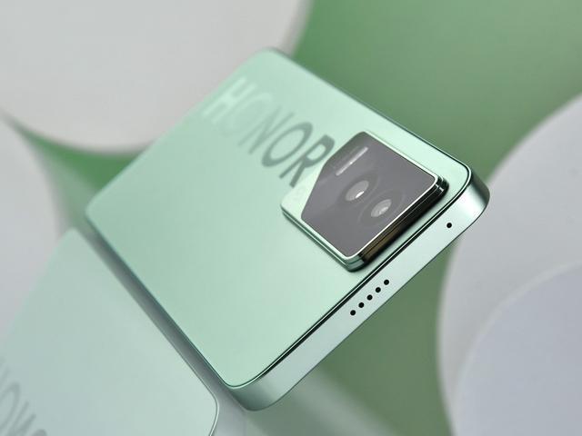 榮耀再度發力，16GB+1TB降至2506元，可以撿漏的國補“真香機”