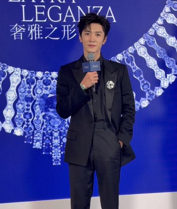 上海高级珠宝展,童瑶歪嘴,李冰冰骨盆前倾,徐若晗大眼珠子吓人