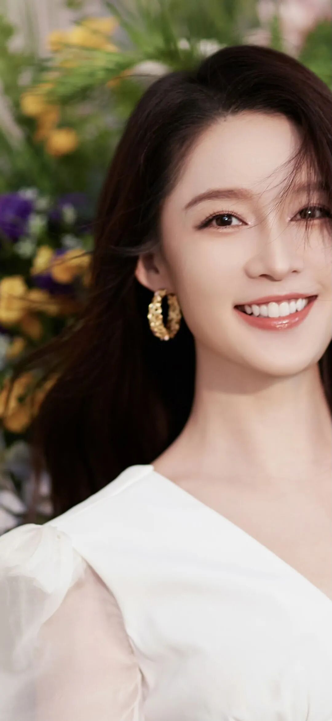 李沁的笑容甜美灿烂