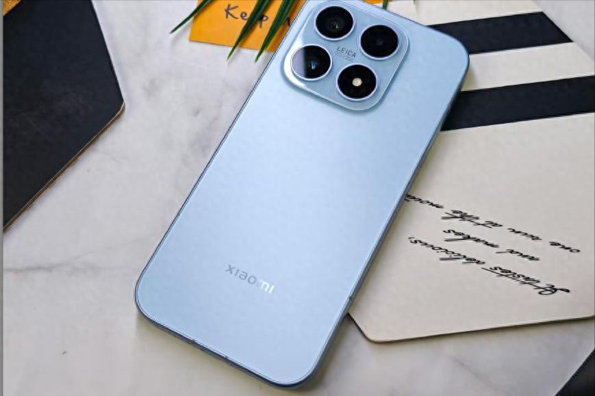 小米“小鋼炮”加量不加價！極窄直屏+徠卡三攝，國補后僅3999元