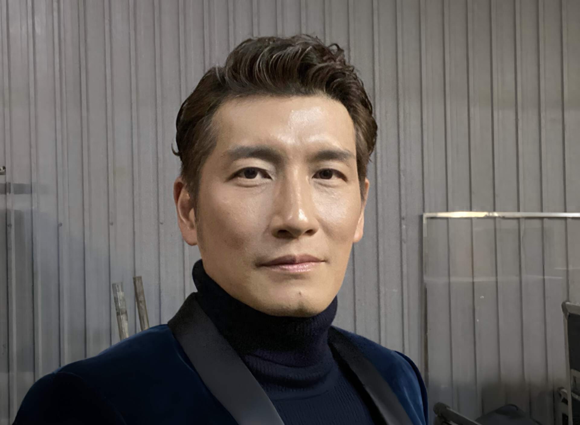 又走一个？TVB知名男星被曝离巢，突然晒大合照告别剧组