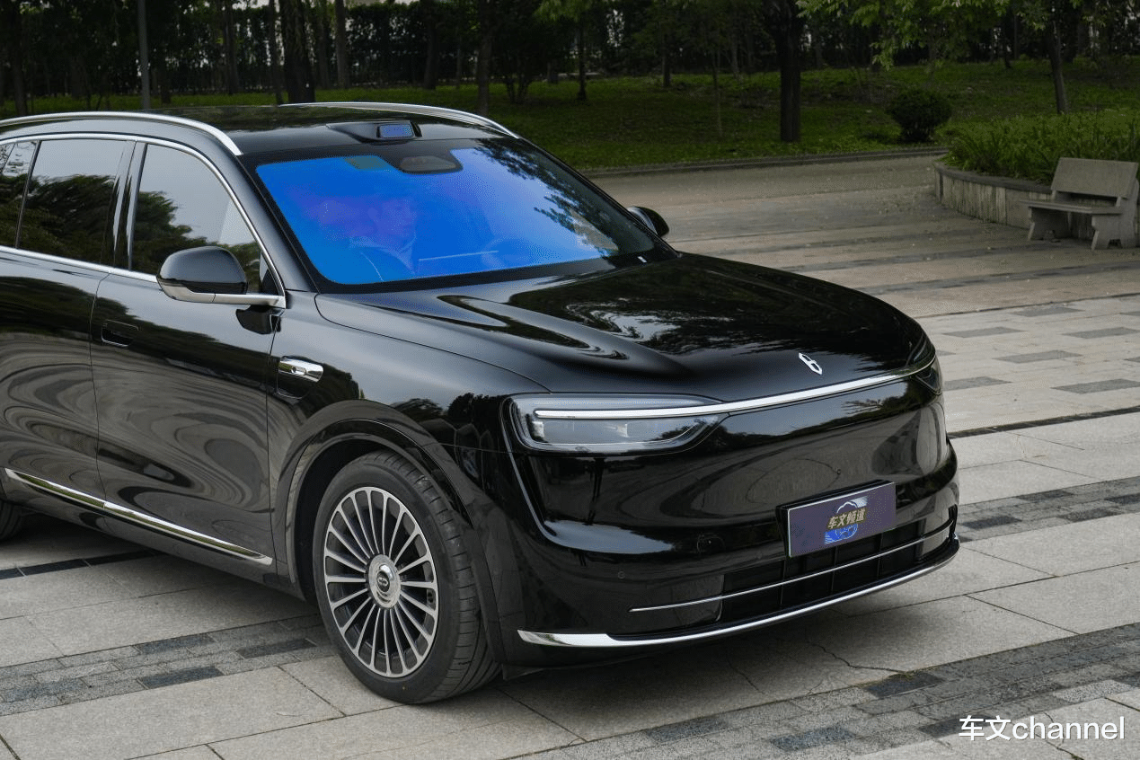 岚图FREE+VS 问界M7，华为智驾差一代，3万差价藏着多少配置秘密？