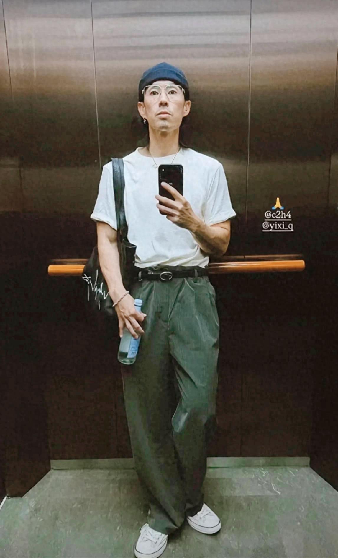 47岁吴建豪瘦脱相！1米8 100斤 尖嘴猴腮像老头 老20岁 肌肉男变麻杆