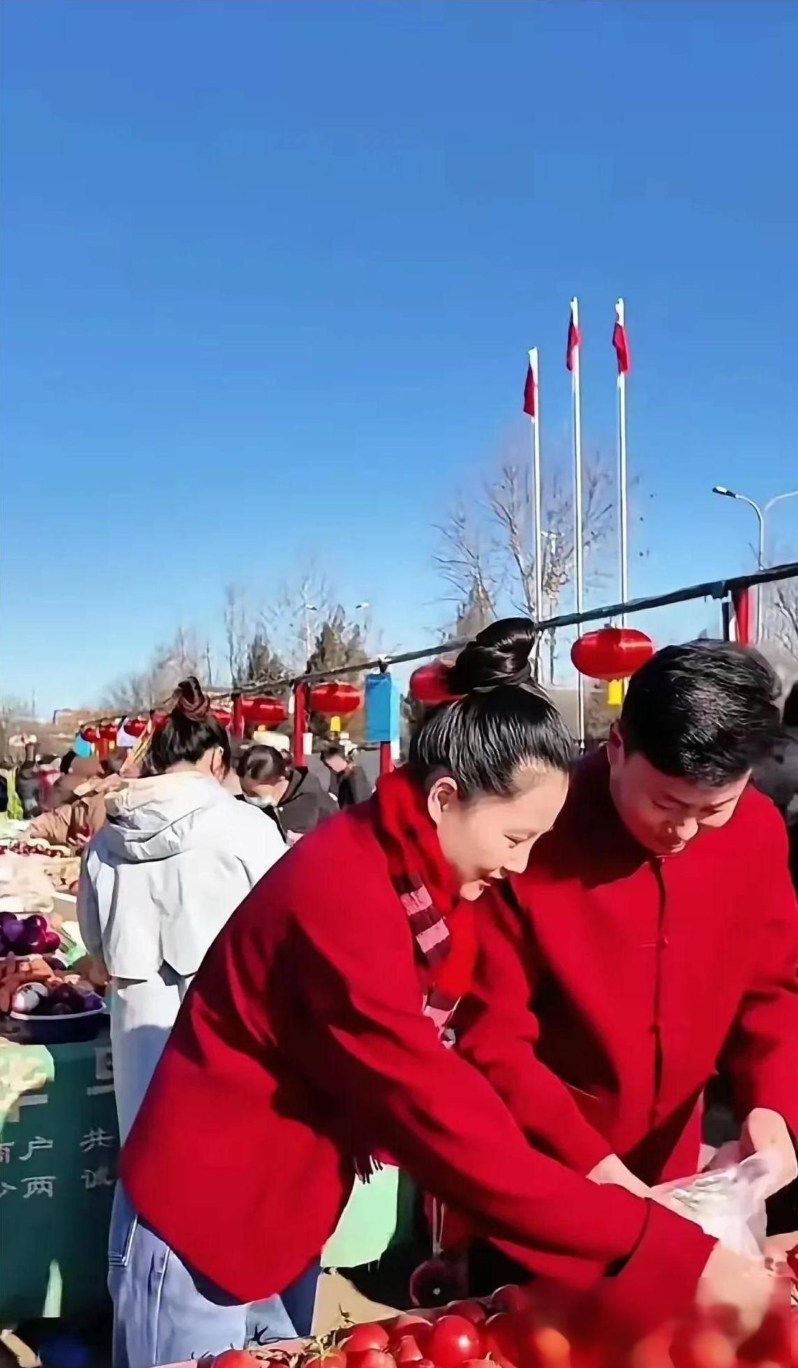 耿为华新婚后首次带媳妇回家,爸妈乐开花!