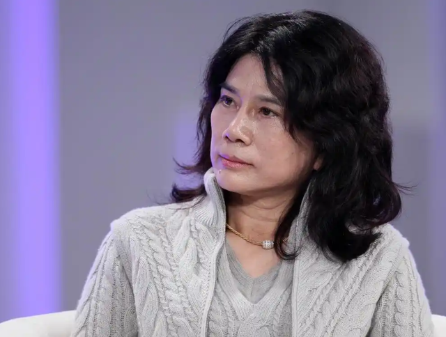 孟羽童明显懵了,董明珠直播“撕破脸”,彻底曝光她被开除的真相