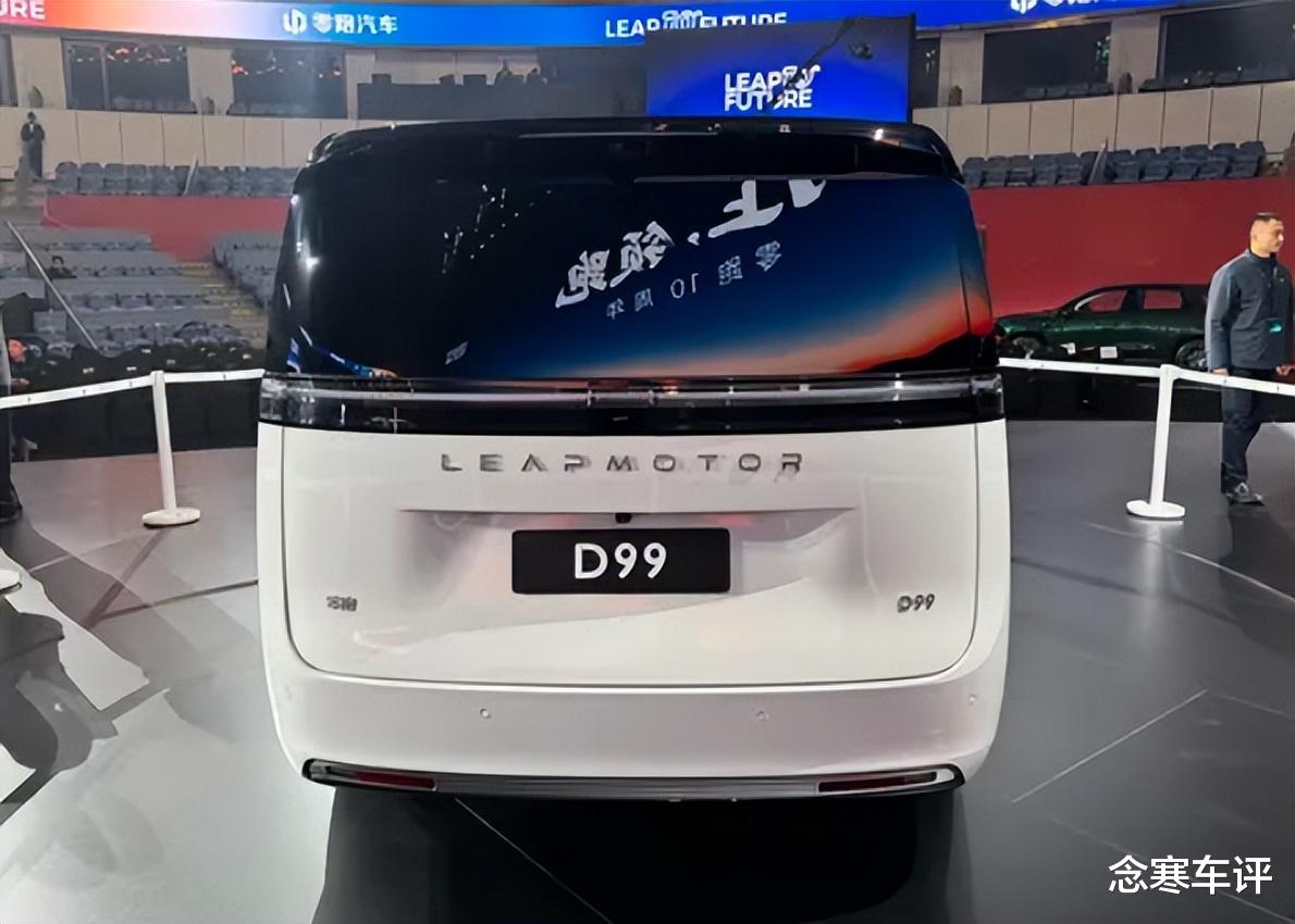 零跑首款旗舰MPV亮相！D19标配激光雷达，115度电池，双8797芯片