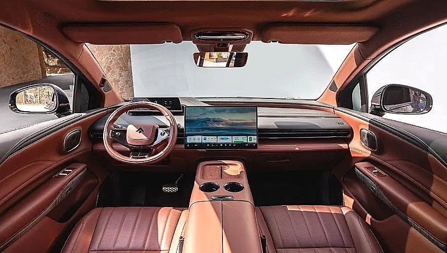 30万级增程SUV对决!昊铂HL能否挑战理想L8?