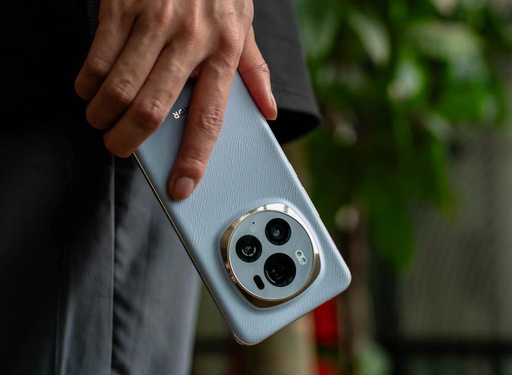 8月國補后，有“撿漏價”的一款手機，16G+512G公認“低價高配”