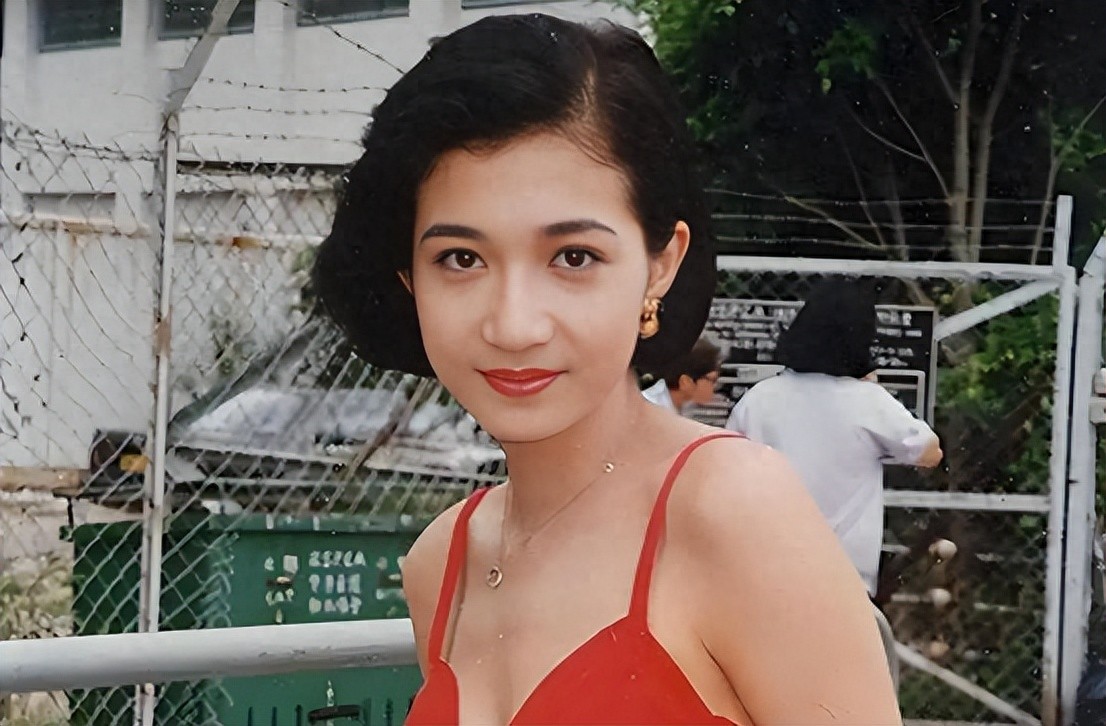 香港知名女星意外受伤，差点伤及眼球，因女儿与同性结婚反目7年