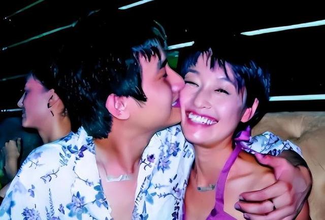 出轨门11年后，当马伊琍遇上满头白发的文章，终于懂了姚笛的下场