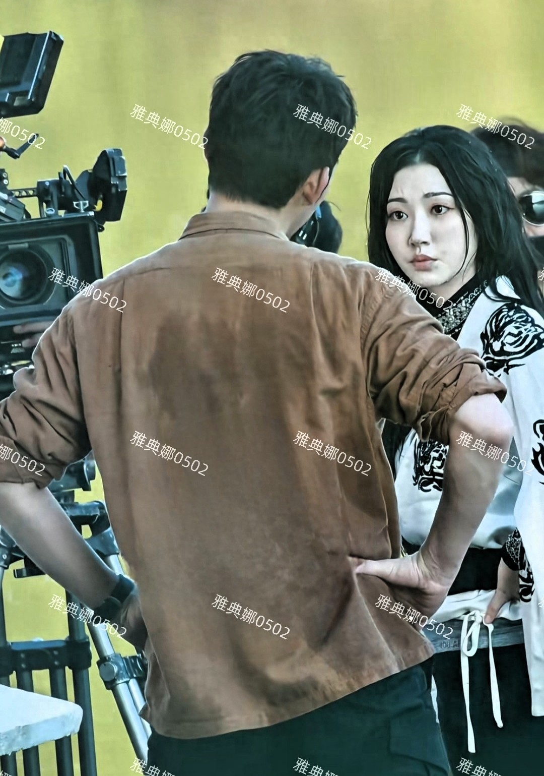 景甜怎么变样了？横店拍到她跟张彬彬在拍戏，差点儿没认出来她!