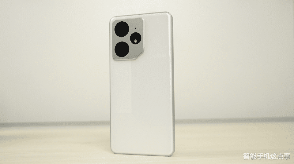 真我Neo8系列再次被確認：雙芯+超聲波指紋，電池容量有望8開頭