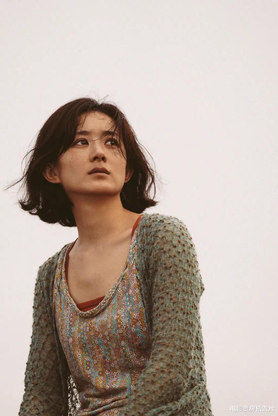 预测不足3亿,《向阳花》预售未开,冯小刚赵丽颖新片撤档变数很大