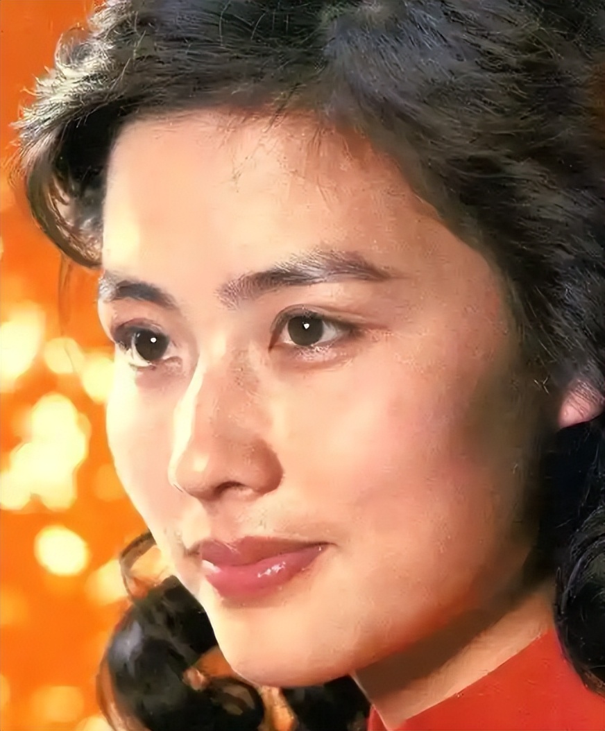 一婚嫁祝延平，二婚嫁杜志国，离婚后69岁的赵娜有钱有儿子陪伴