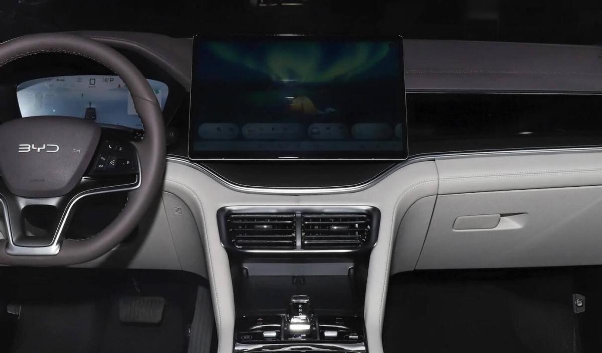 空间、续航、智能全都要！启源Q07对决宋PLUS，谁能一步到位？