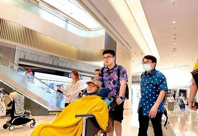 香港知名男星为患罕见病的儿子奋斗！