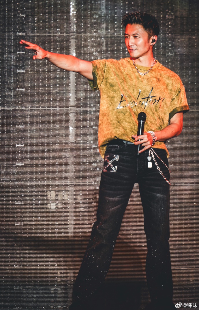 刘嘉玲调侃谢霆锋：广州暴雨为何不暂停演唱会？谢霆锋回复超搞笑