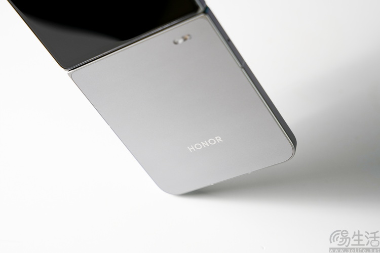 到了2025年，“小折疊”比過去好用了嗎