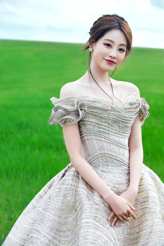 祝绪丹长裙美图