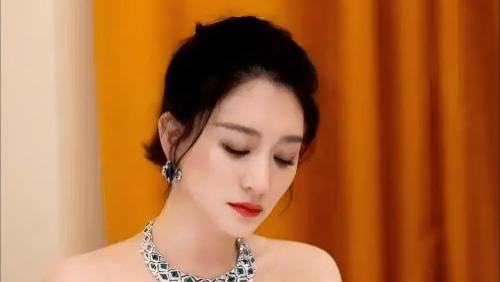 李小冉的美，为什么越简单越耐看？