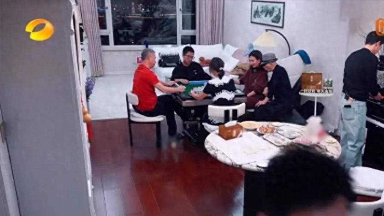 看《妻子浪漫旅行》嘉宾住房，有的奢华有的竟不如农村房