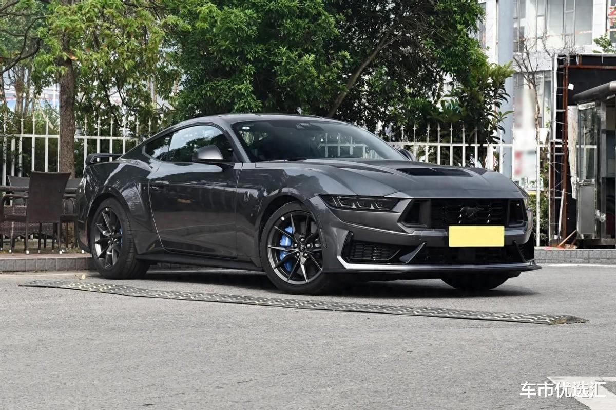 真男人开V8？价格太贵怎么办？推荐这2款，其中一台十多万就能买