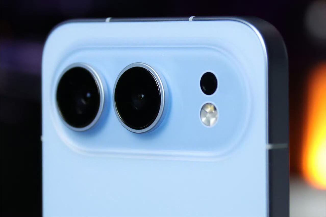 榮耀“不講武德”！一個月跌至2294元，超窄直屏+2億主攝+8000mAh