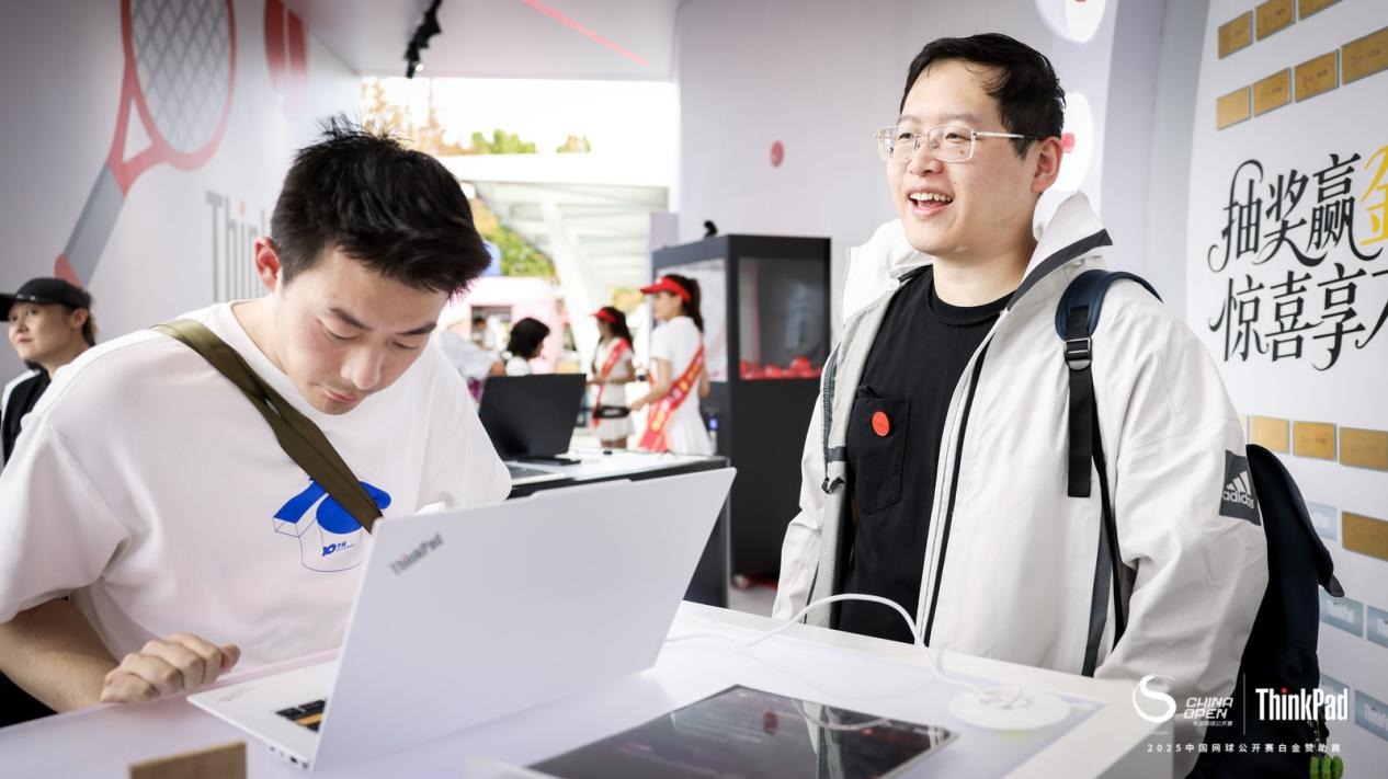 “小黑”突然变“小白”,ThinkPad的AI野心藏不住了