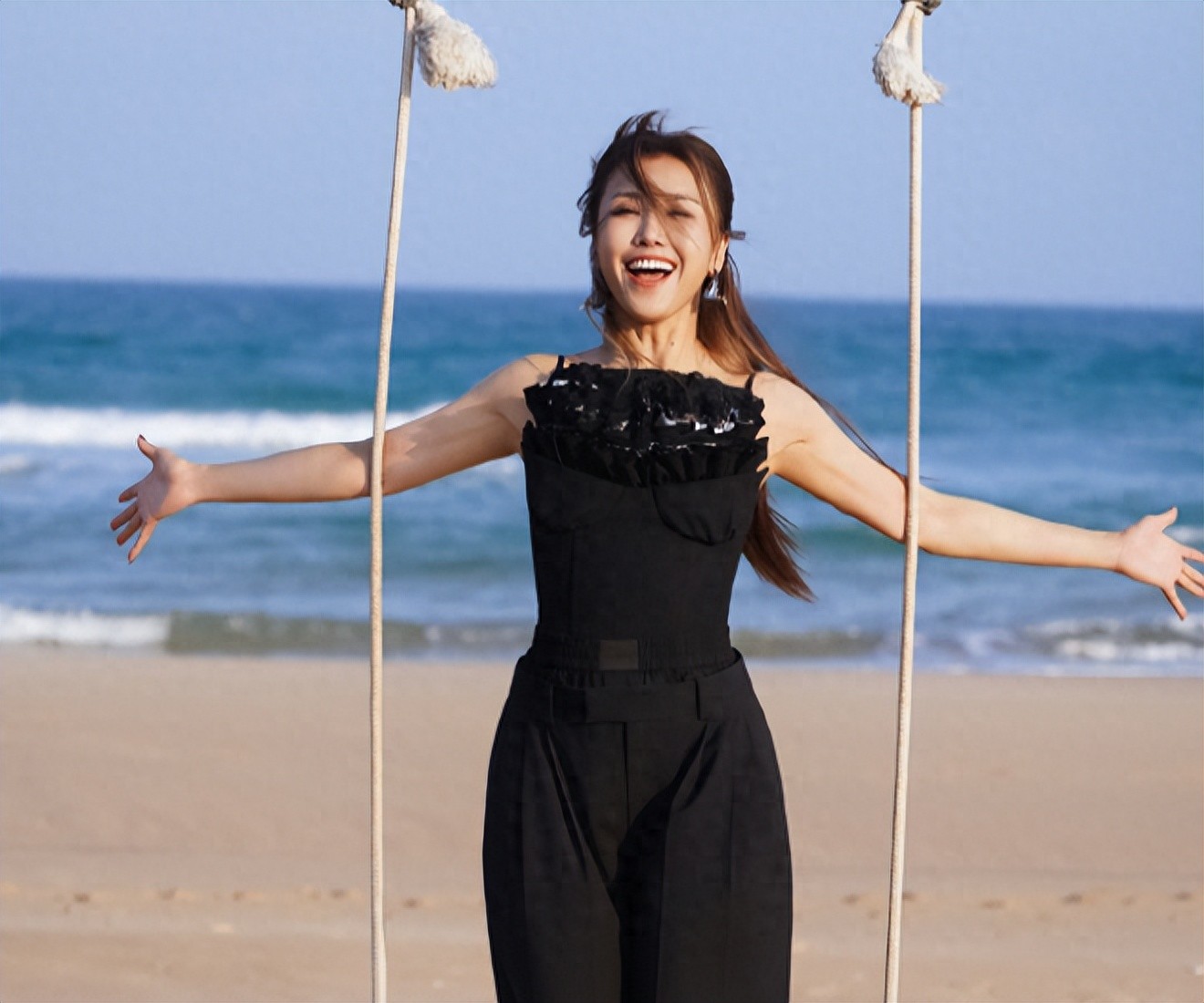 《浪姐6》一公最惨的不是王蓉，而是白白被骂的她，只能在线硬刚