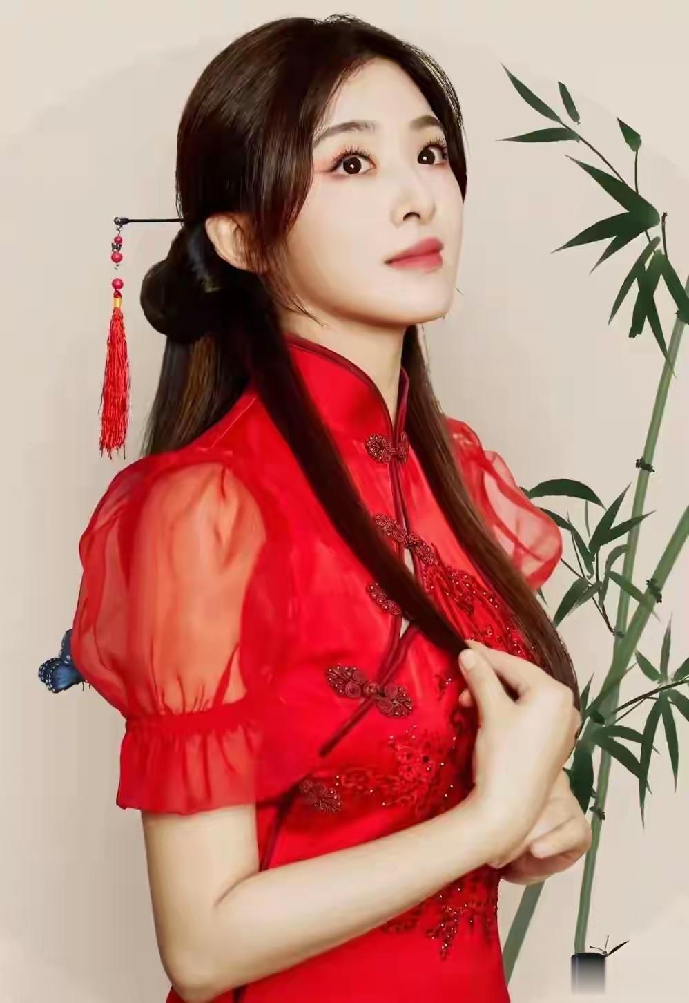 张含韵36岁依旧童颜,身材饱满成熟韵味满满