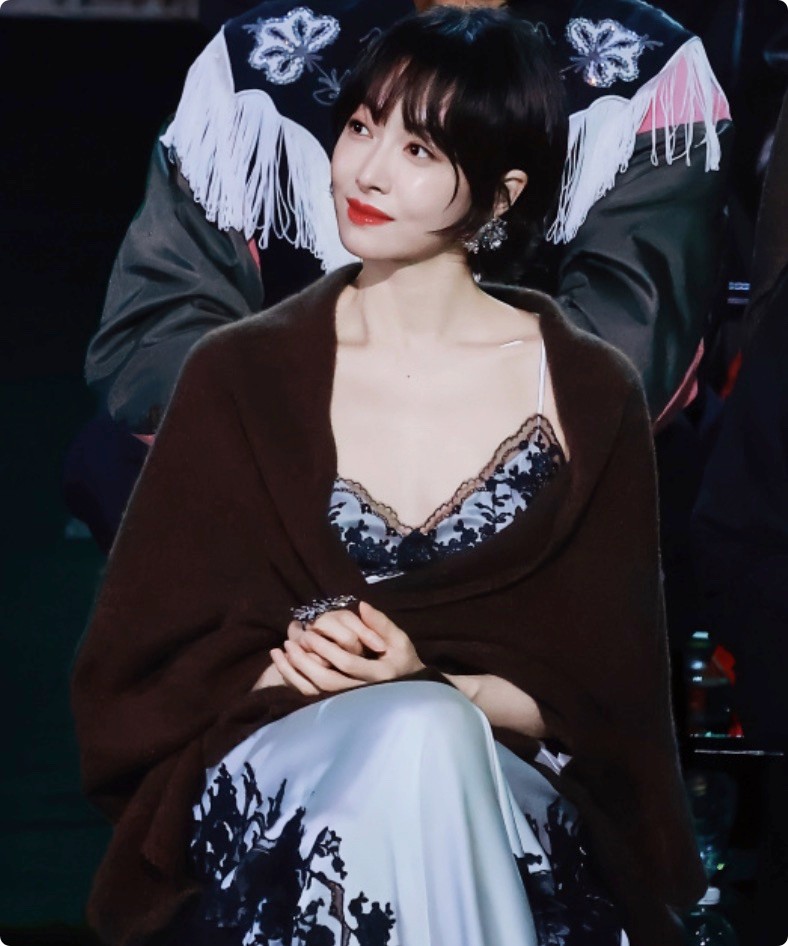 星光大赏颁奖夜，却成了人情照妖镜，红的人身边果然都是“好人”