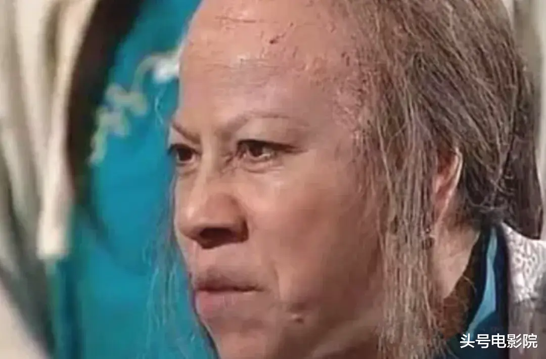 90岁香港女星,站着唱国歌!未婚无儿女,一个人去医院签遗体捐赠