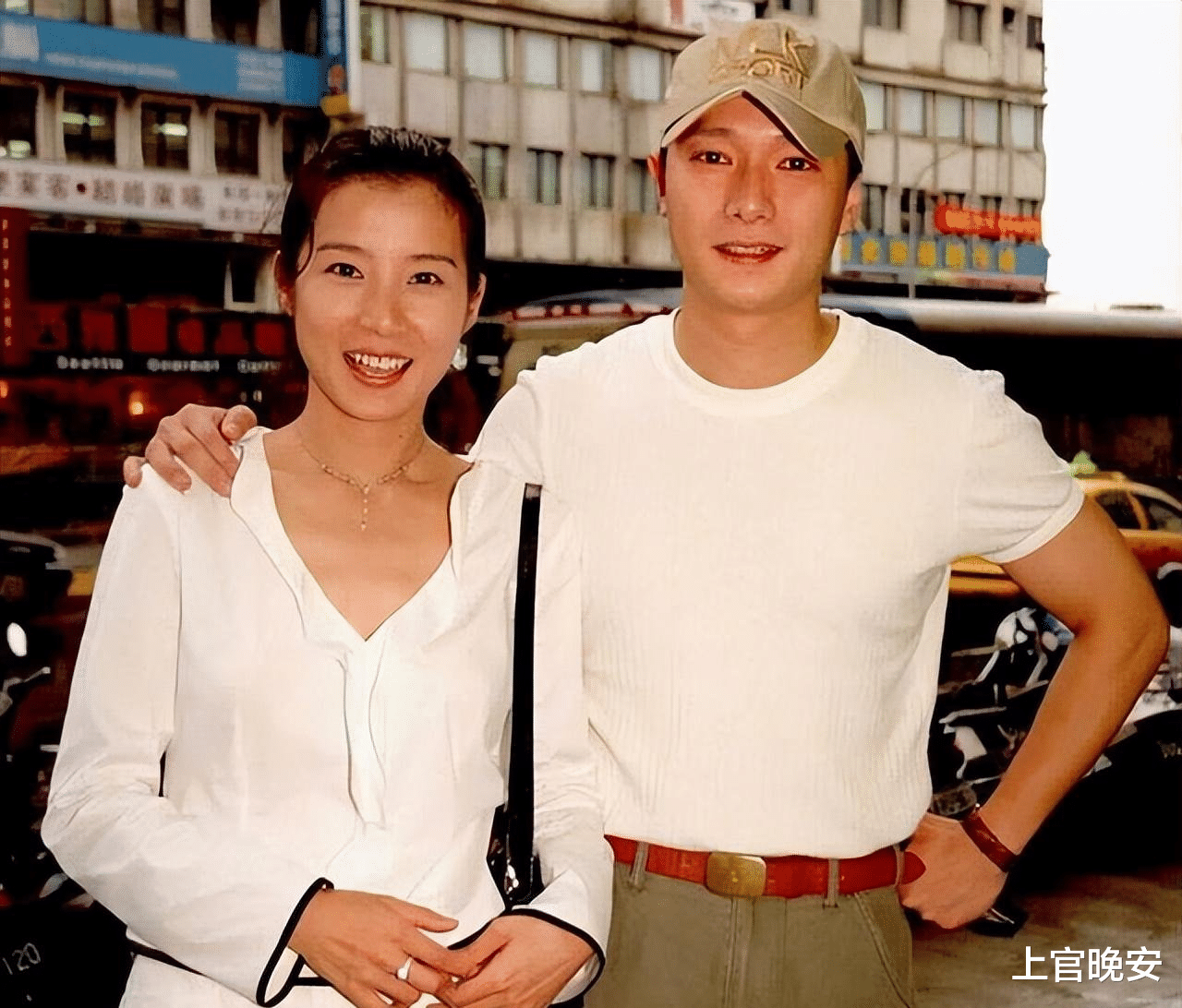 活久见！分手后老死不相往来这么多年，居然又合作演情侣了