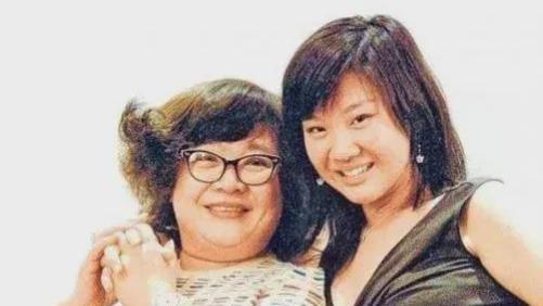 陈淑芬到宝福山为沈殿霞过80岁冥寿，她把郑欣宜的照片摆在灵位前