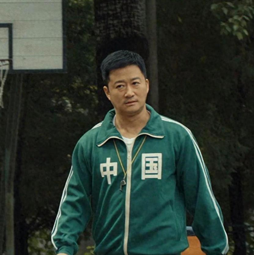 天道好轮回!人设崩塌、言论逆天,这场\爱国风波\的背后令人深思