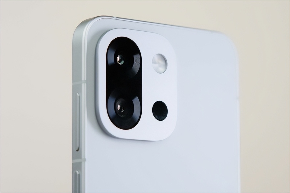 一加亮出“底牌”,6260mAh+骁龙8至尊版,国补价跌至2719元