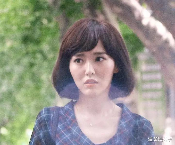 面相全变了！再看42岁唐嫣和38岁杨幂，才明白两人\差别\在哪