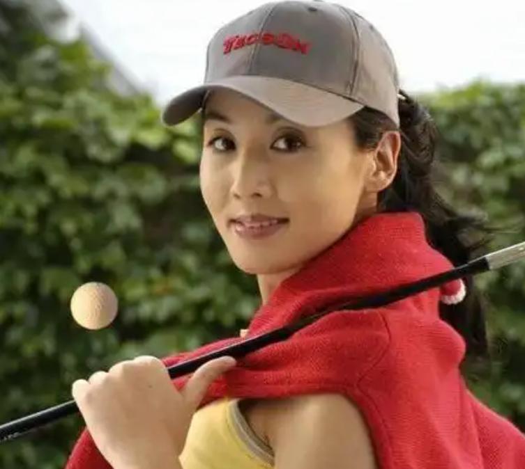 韩再芬：黄梅戏第一美人，集演技容貌于一身，今57岁却仍孤身一人